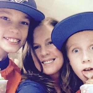 Meet your Posher, Dana wesson